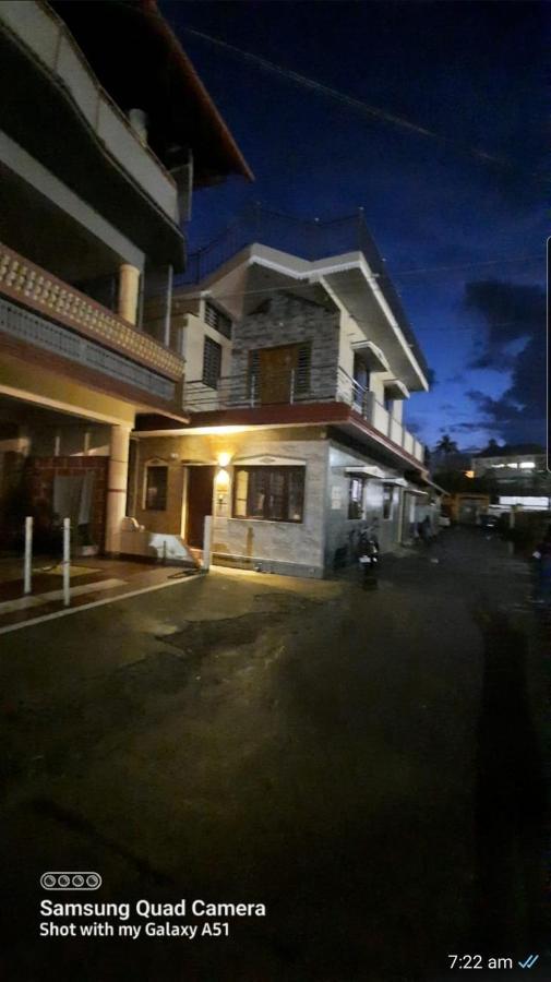 Varam Homestay Madikeri Exterior foto