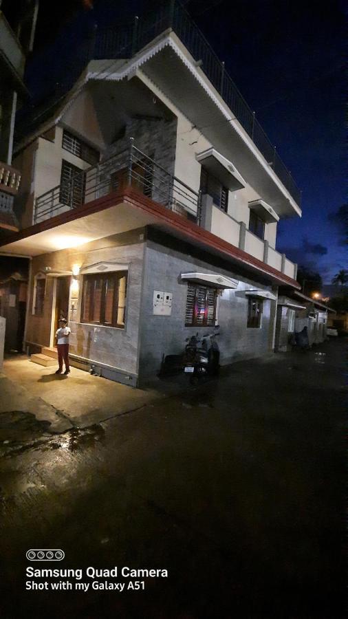 Varam Homestay Madikeri Exterior foto