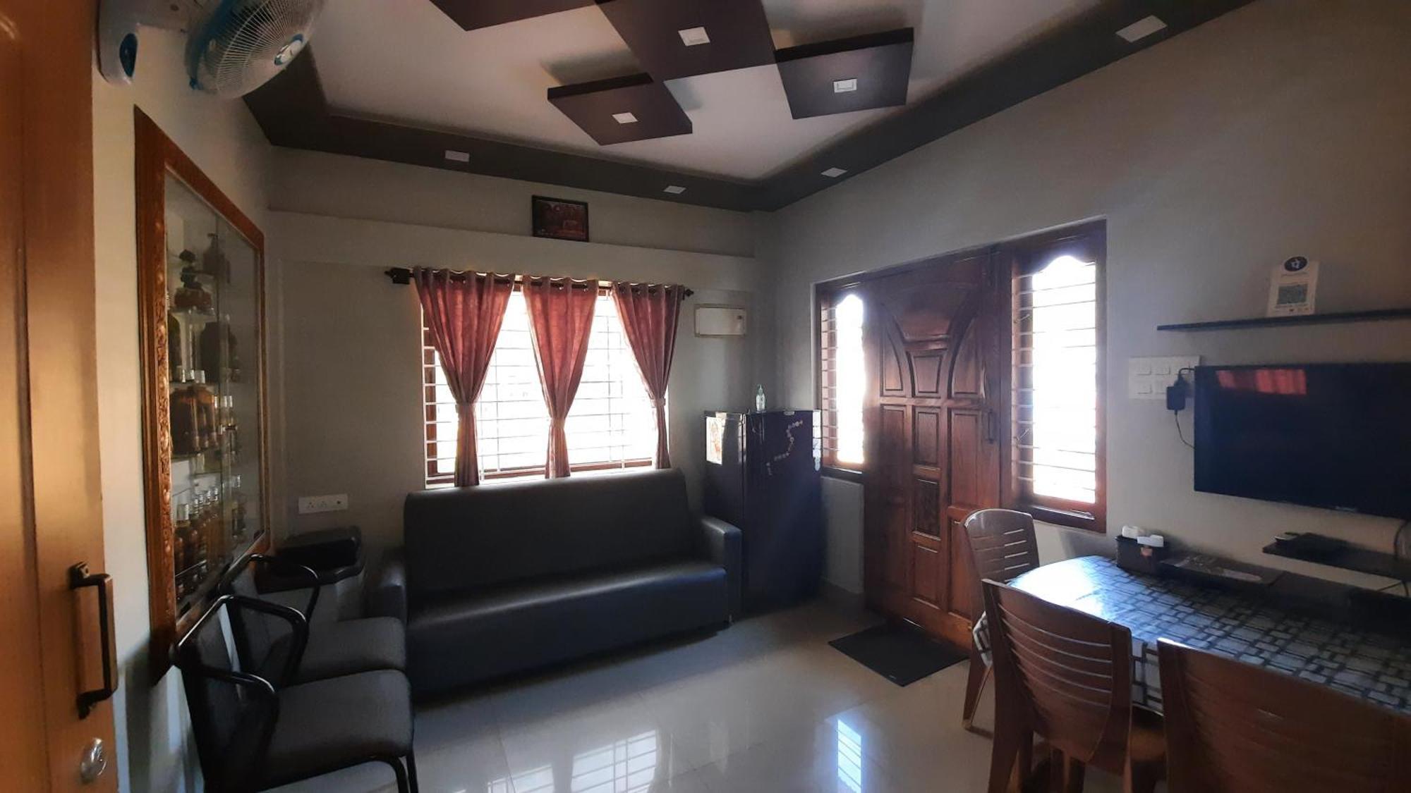 Varam Homestay Madikeri Exterior foto